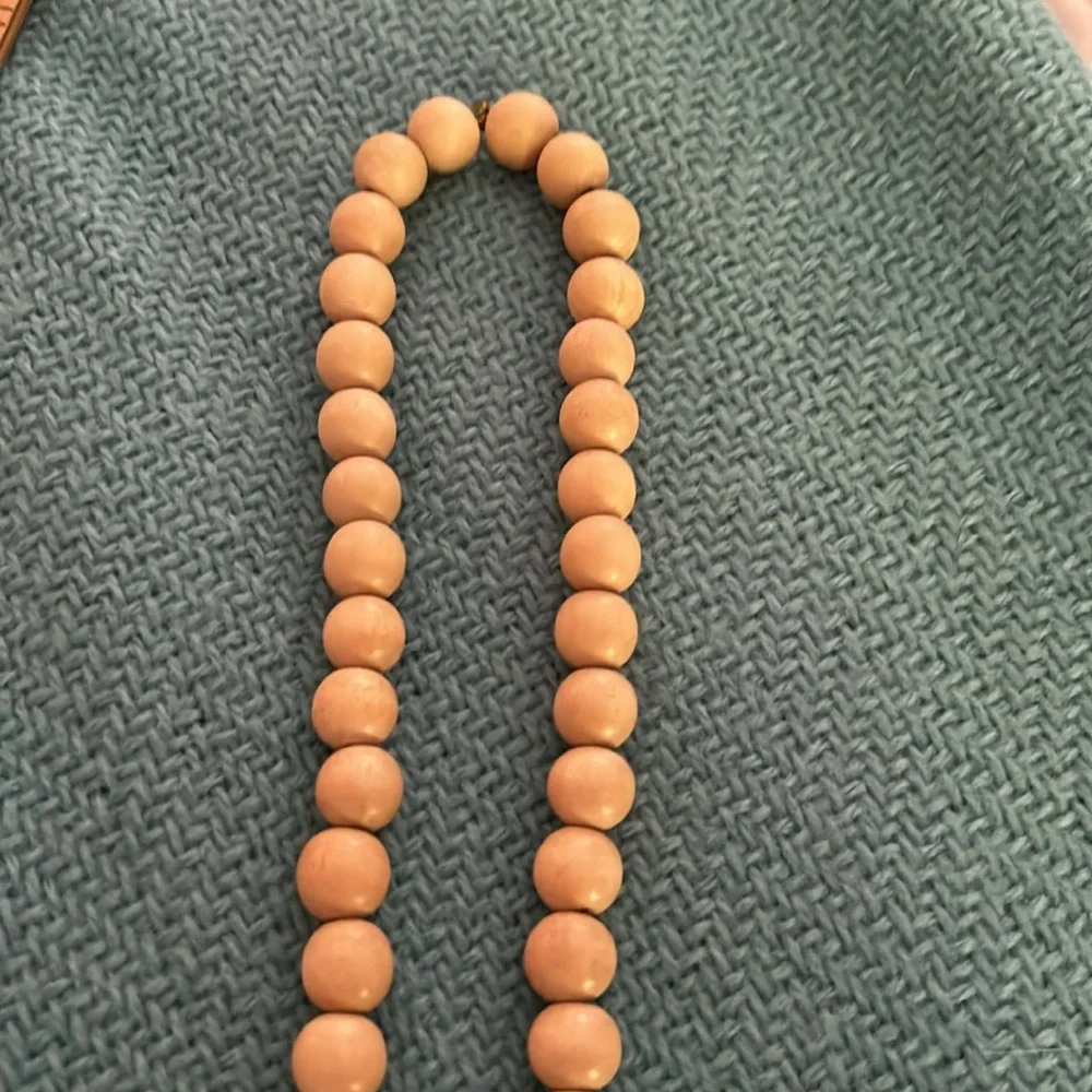 Shell Necklace - Picture 5 of 5